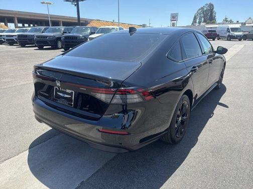 Crystal Black Pearl 2025 Honda Accord SE