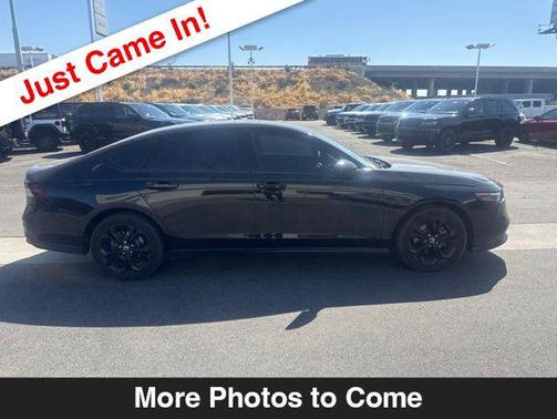 Crystal Black Pearl 2025 Honda Accord SE
