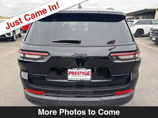 Diamond Black Crystal Pearlcoat 2024 Jeep Grand Cherokee L Altitude