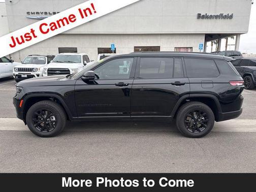 Diamond Black Crystal Pearlcoat 2024 Jeep Grand Cherokee L Altitude