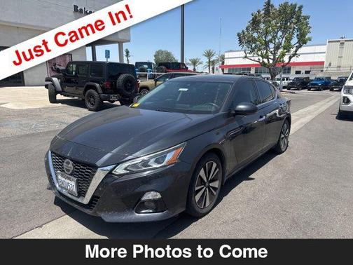 Blue Metallic 2019 Nissan Altima 2.5 SV