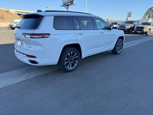 2025 Jeep Grand Cherokee Overland
