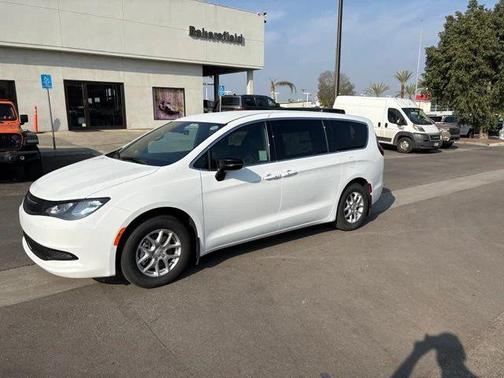 2026 Chrysler Voyager LX