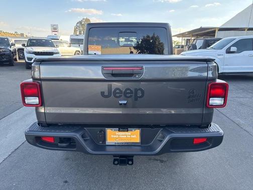 2022 Jeep Gladiator Willys 4x4