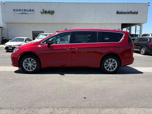 Red Hot Pearl-Coat Exterior Paint 2026 Chrysler Pacifica L