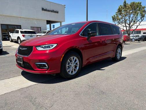 Red Hot Pearl-Coat Exterior Paint 2026 Chrysler Pacifica L