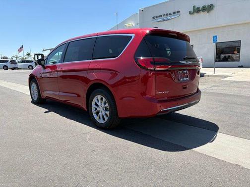 Red Hot Pearl-Coat Exterior Paint 2026 Chrysler Pacifica L