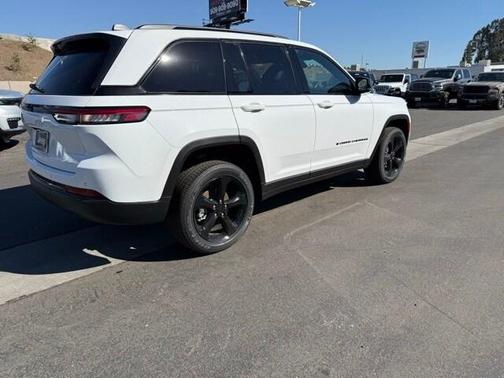 2025 Jeep Grand Cherokee Altitude