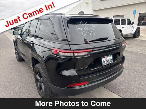 Diamond Black Crystal Pearlcoat 2023 Jeep Grand Cherokee Limited