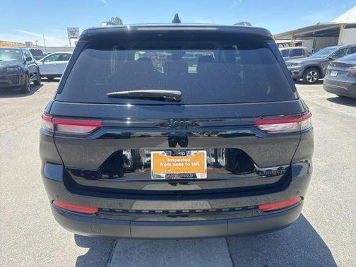 Diamond Black Crystal Pearlcoat 2023 Jeep Grand Cherokee Limited