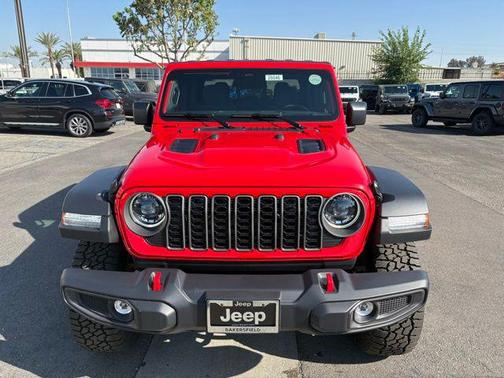 Firecracker Red Clear-Coat Exterior Paint 2026 Jeep Gladiator Rubicon