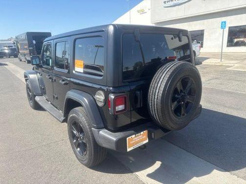 Black Clearcoat 2022 Jeep Wrangler Unlimited Sport Altitude