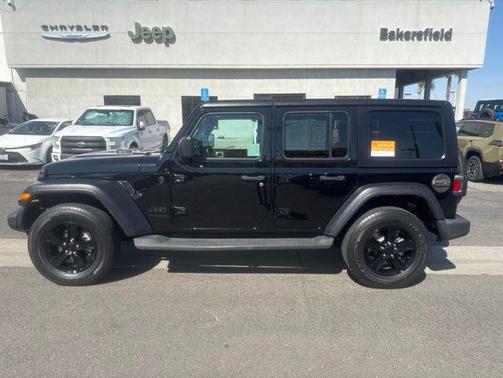 Black Clearcoat 2022 Jeep Wrangler Unlimited Sport Altitude