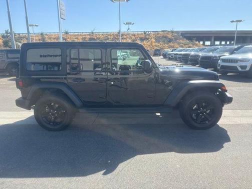 Black Clearcoat 2022 Jeep Wrangler Unlimited Sport Altitude