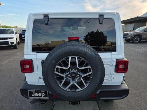 2026 Jeep Wrangler 4-Door Sahara 4x4