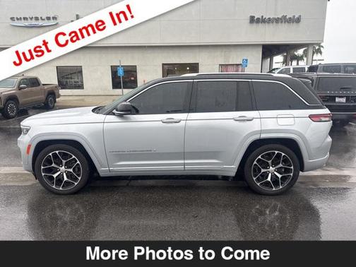 2022 Jeep Grand Cherokee Summit