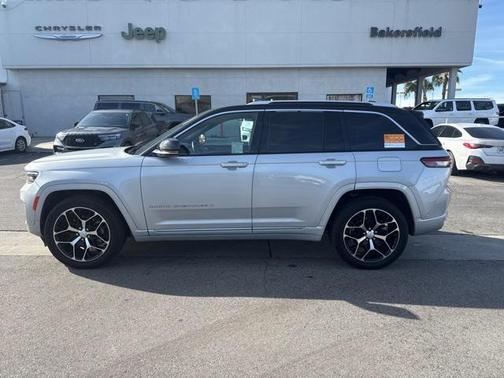 2022 Jeep Grand Cherokee Summit