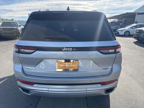 2022 Jeep Grand Cherokee Summit