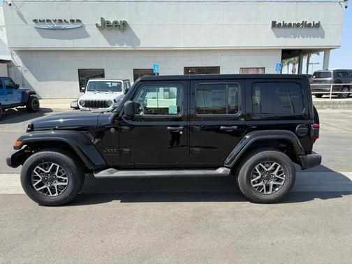 2025 Jeep Wrangler 4-Door Sahara 4x4