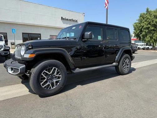 2025 Jeep Wrangler 4-Door Sahara 4x4