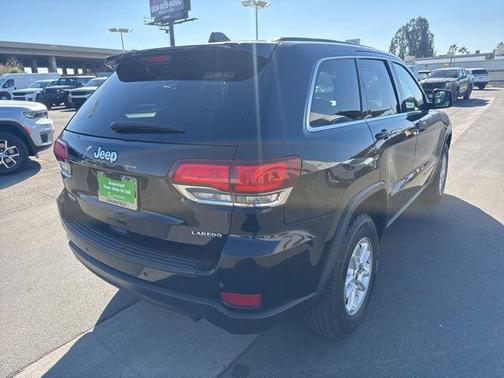 2020 Jeep Grand Cherokee Laredo