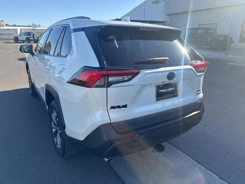 2022 Toyota RAV4 Hybrid XLE Premium