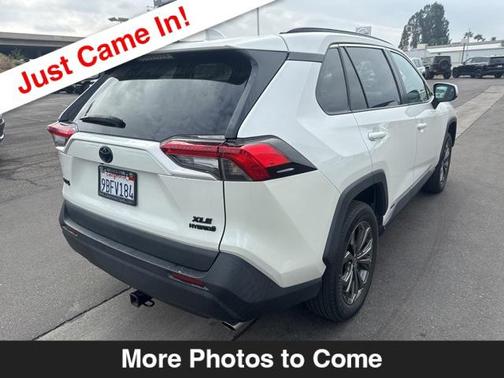 2022 Toyota RAV4 Hybrid XLE Premium