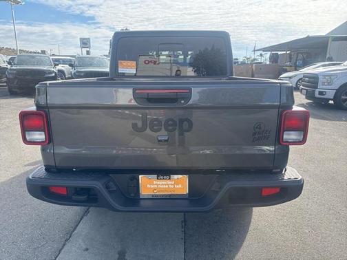 2022 Jeep Gladiator Willys 4x4