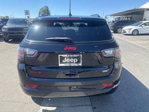 Diamond Black 2023 Jeep Compass (RED) Edition 4x4