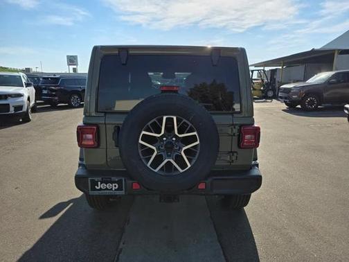 2026 Jeep Wrangler 4-Door Sahara 4x4