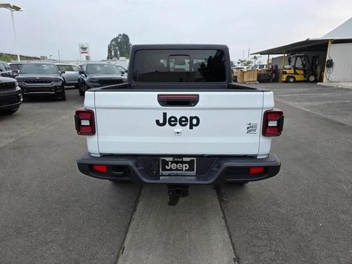 2026 Jeep Gladiator Willys 4x4