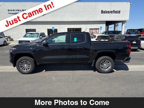 Black 2025 Chevrolet Colorado LT