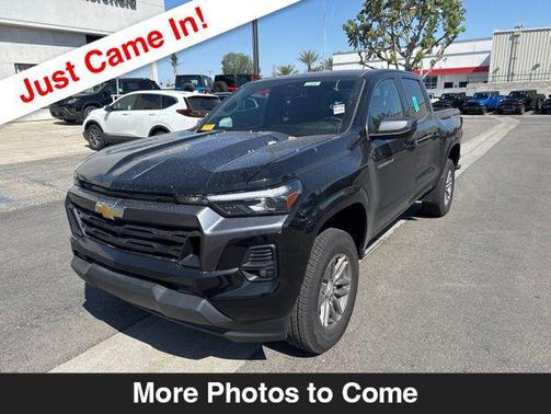 Black 2025 Chevrolet Colorado LT