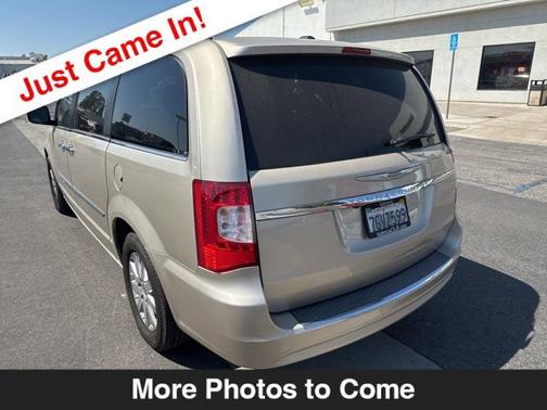 2015 Chrysler Town & Country Touring
