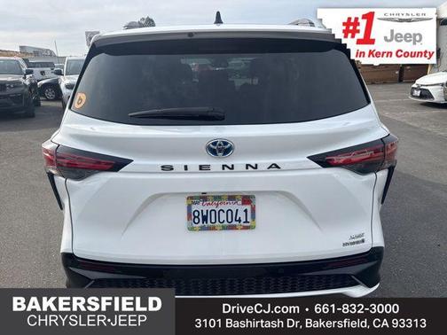 2021 Toyota Sienna XSE 7 Passenger