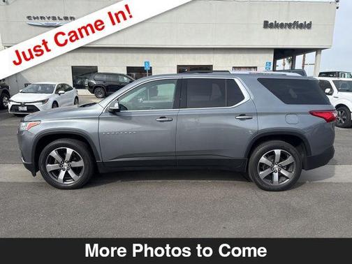 Satin Steel Metallic 2018 Chevrolet Traverse LT Leather