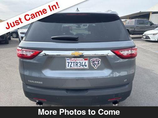 Satin Steel Metallic 2018 Chevrolet Traverse LT Leather