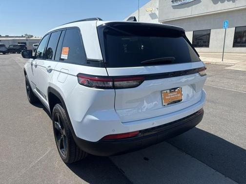 2022 Jeep Grand Cherokee Altitude