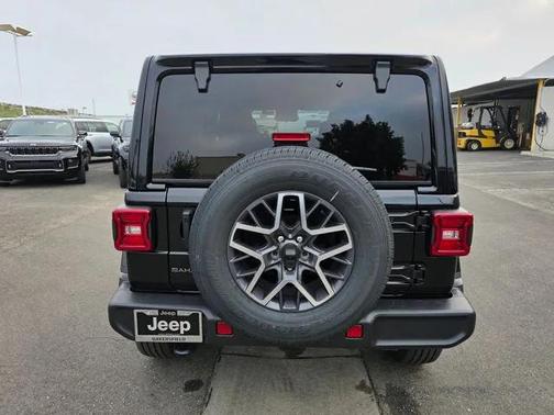 2026 Jeep Wrangler 4-Door Sahara 4x4