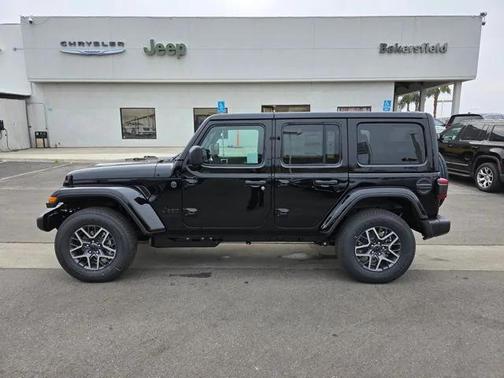 2026 Jeep Wrangler 4-Door Sahara 4x4