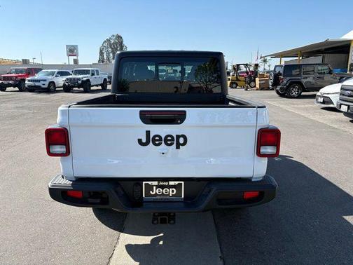 Bright White Clear-Coat Exterior Paint 2026 Jeep Gladiator Sport