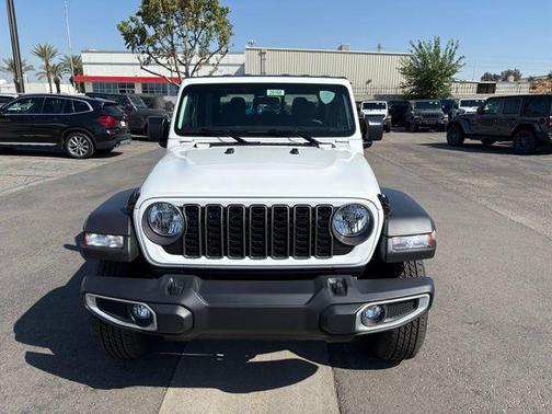 Bright White Clear-Coat Exterior Paint 2026 Jeep Gladiator Sport