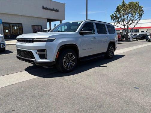 Silver-Zynith Exterior Paint 2026 Jeep Grand Wagoneer 4x4