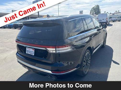Infinite Black Metallic Clearcoat 2022 Lincoln Aviator Black Label AWD