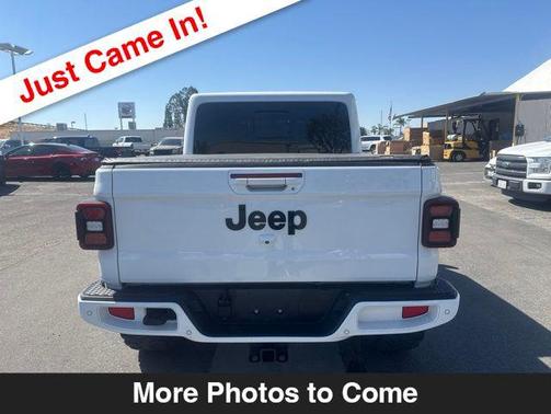 Bright White Clearcoat 2021 Jeep Gladiator High Altitude 4x4