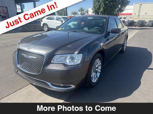 2018 Chrysler 300 Touring