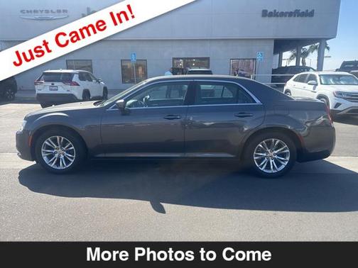 2018 Chrysler 300 Touring