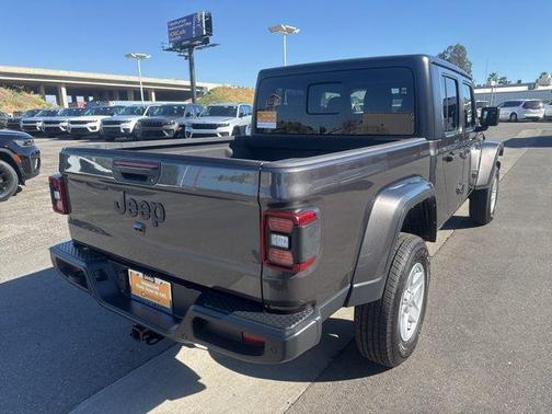 2022 Jeep Gladiator Sport S