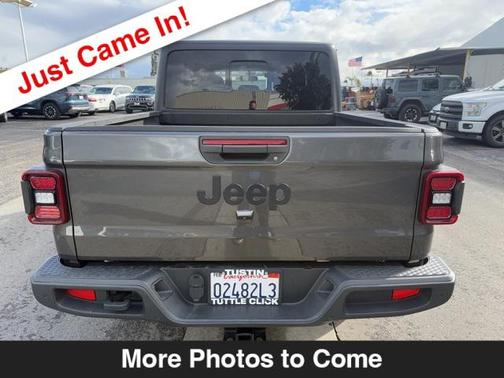 2022 Jeep Gladiator Sport S