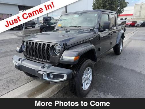 2022 Jeep Gladiator Sport S